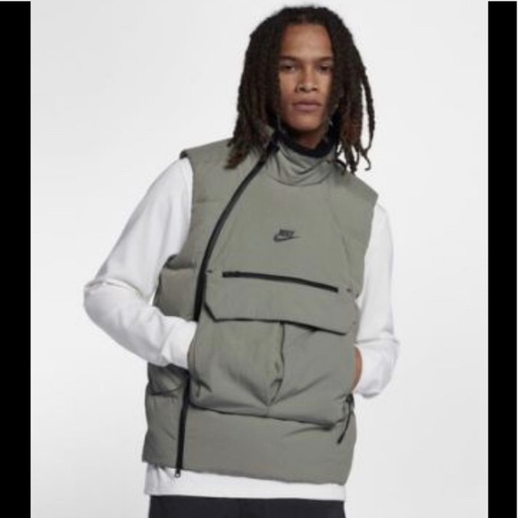 nike vest with pouch